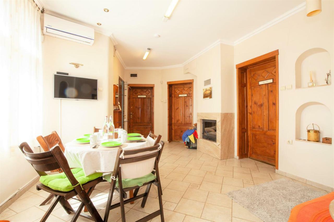 Time Traveling Apartment Sofia City Bagian luar foto