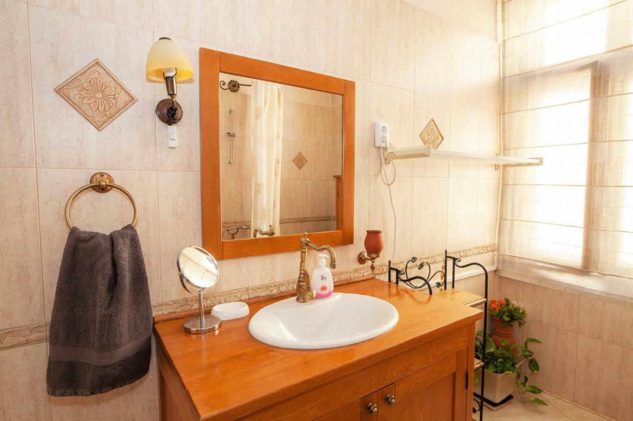 Time Traveling Apartment Sofia City Bagian luar foto