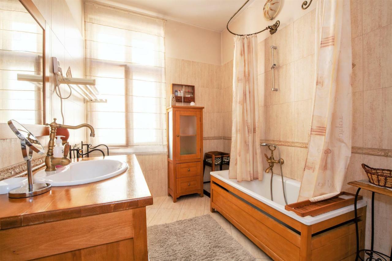 Time Traveling Apartment Sofia City Bagian luar foto