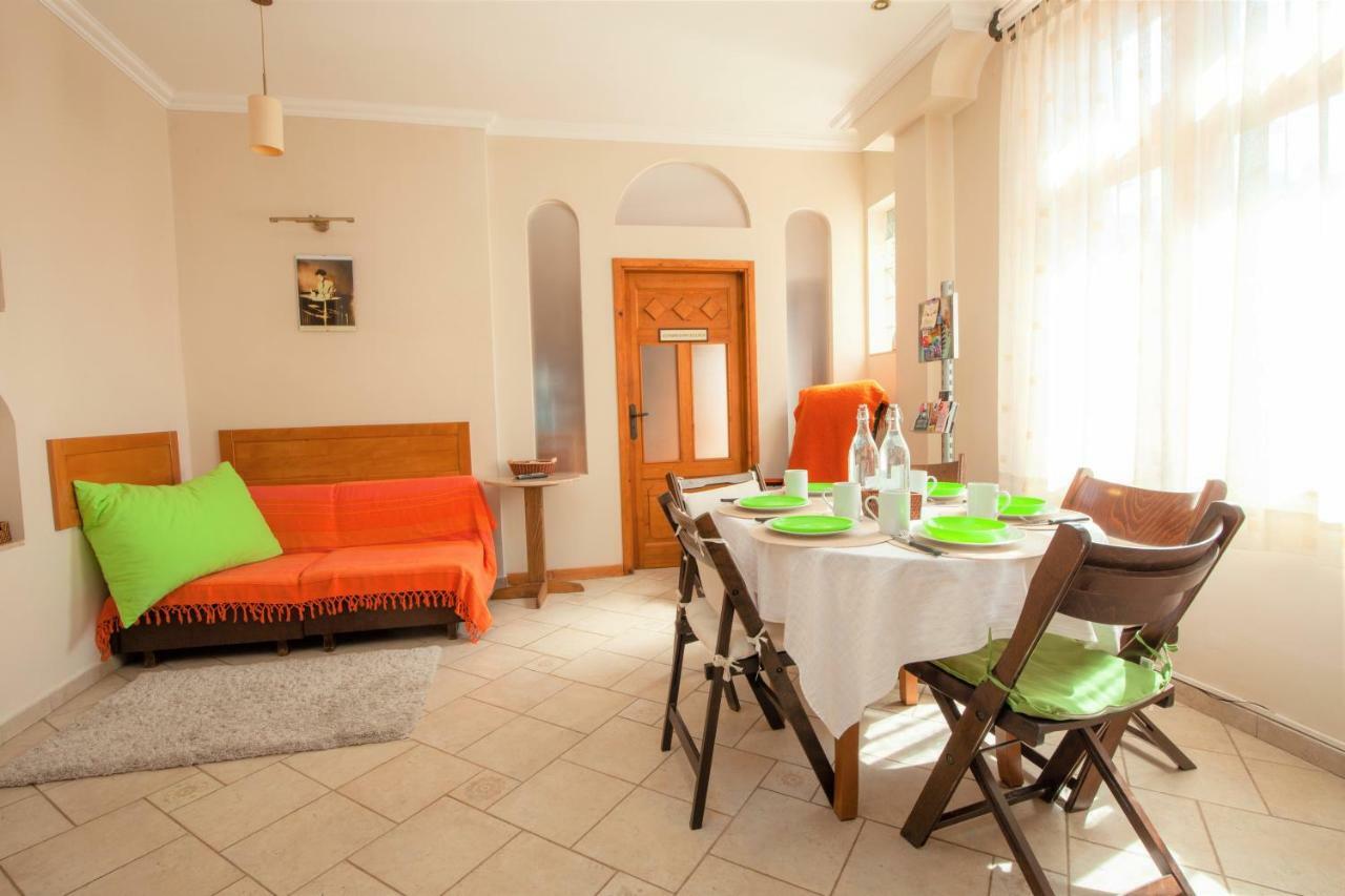 Time Traveling Apartment Sofia City Bagian luar foto